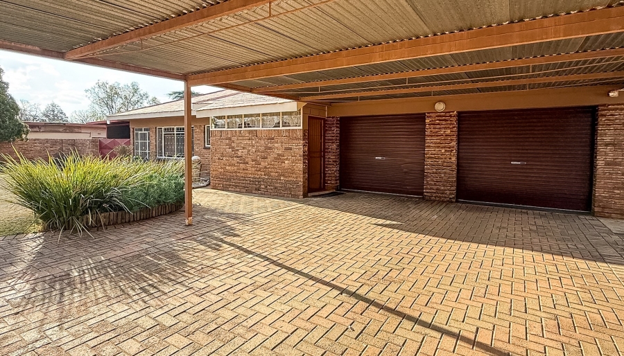 4 Bedroom Property for Sale in Declercqville North West